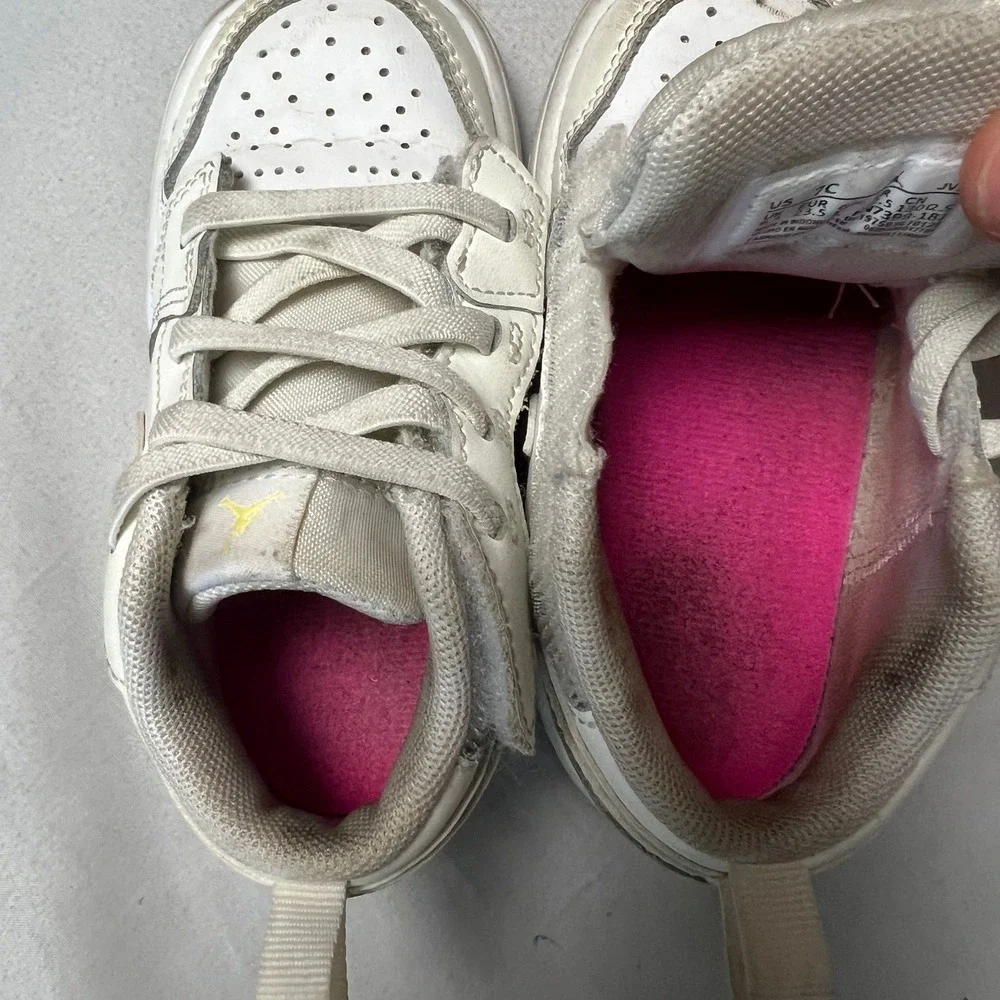 Jordan 1 Low SE‎ Toddler Sneakers White Yellow Hook and Loop Shoes 7C